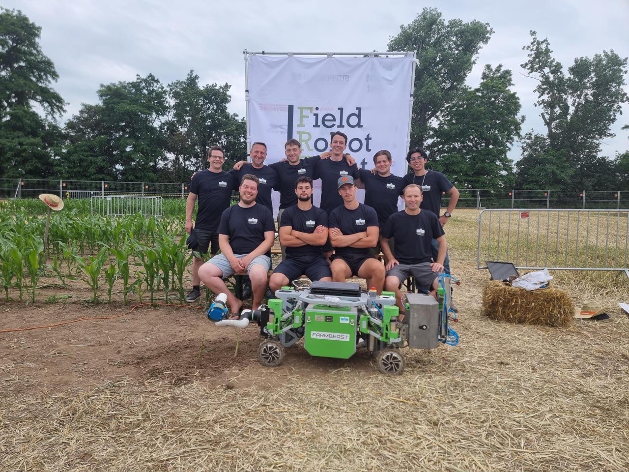 Read more about the article 1. mesto za Univerzo v Mariboru na 23. mednarodnem tekmovanju Field Robot Event